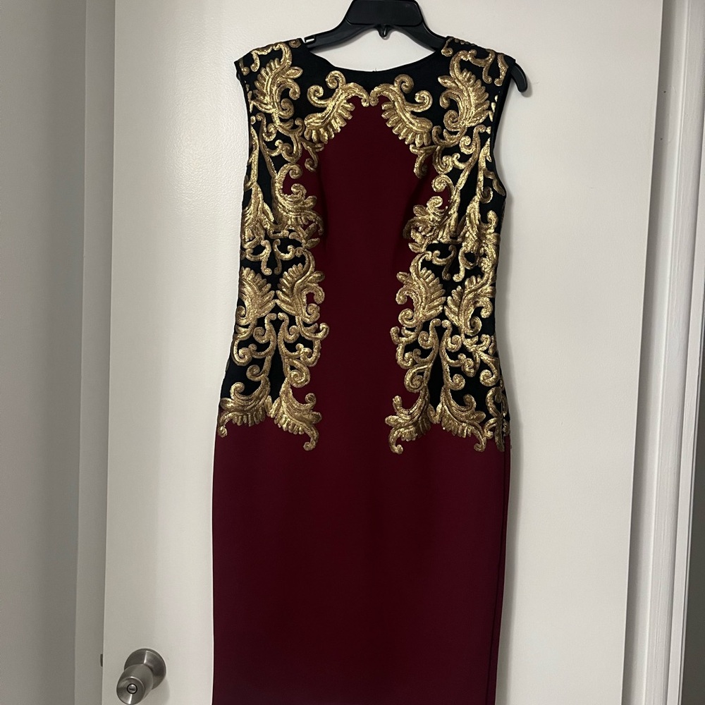Red and Gold Sheath Cocktail Dress Sleeveless Crew Neck